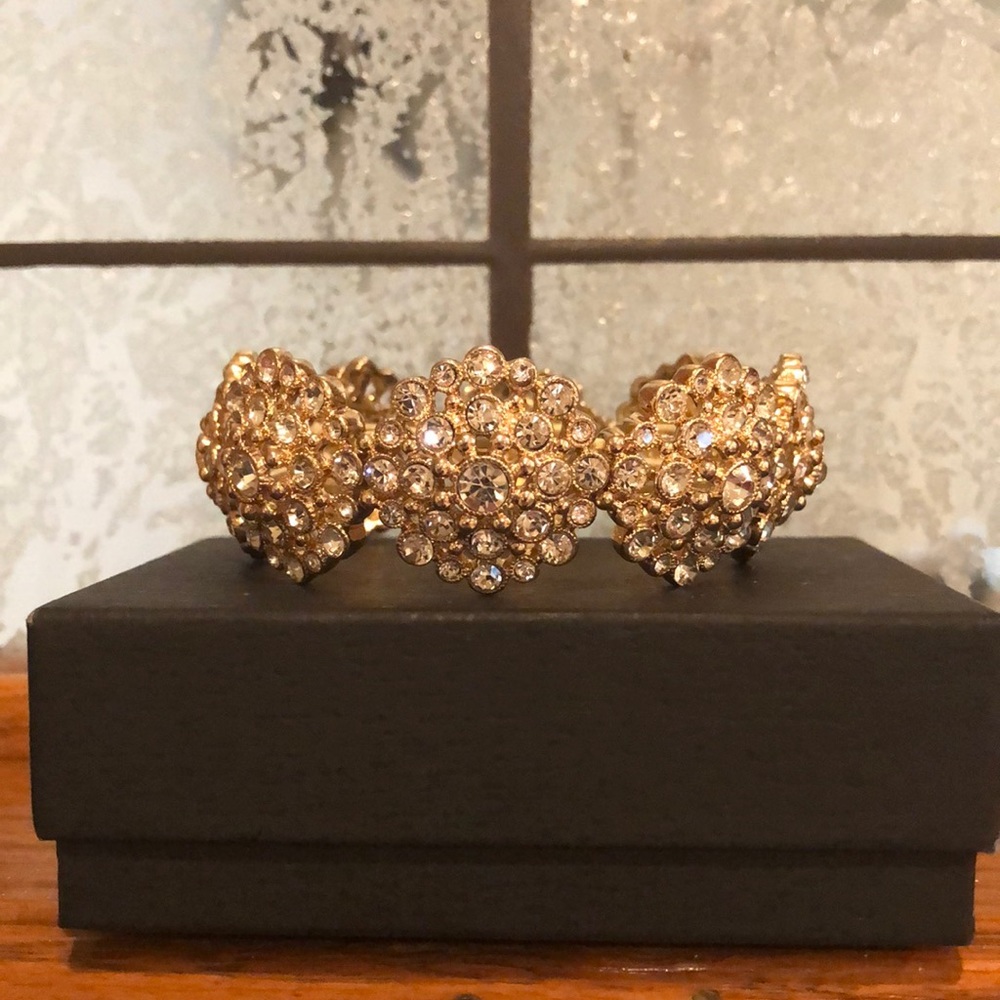 Gold and diamond stretch bracelet
